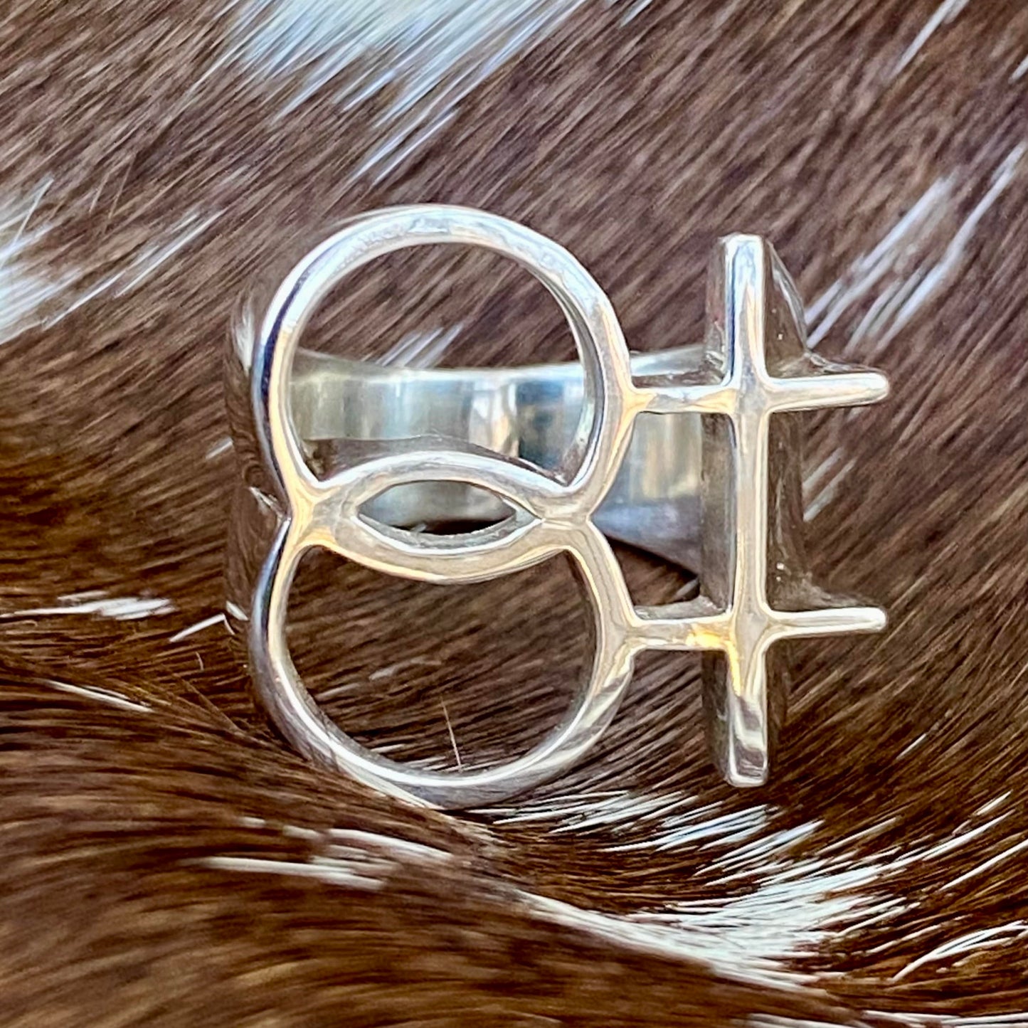 Sapphic Ring