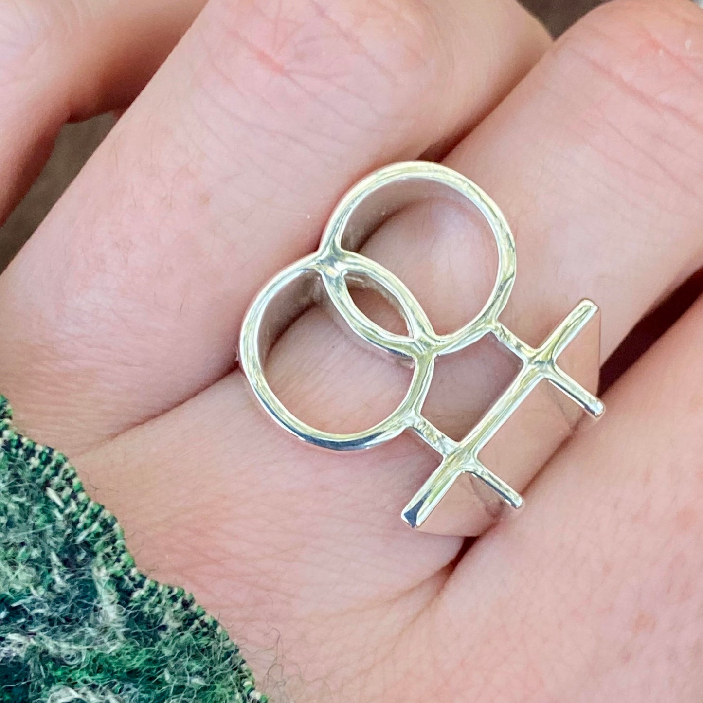 Sapphic Ring